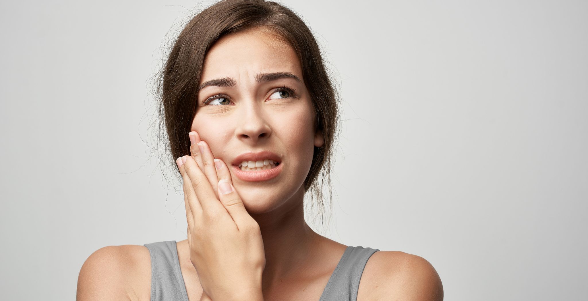 Relieving wisdom tooth pain, How to reduce wisdom tooth discomfort, Pain management for wisdom teeth, Wisdom tooth pain remedies, Reducing swelling from wisdom tooth pain, Home remedies for wisdom tooth pain, Over-the-counter pain relief for wisdom teeth, Ice packs for wisdom tooth pain, Wisdom tooth extraction pain relief, Soothing wisdom tooth ache, Managing wisdom tooth pain before removal, Natural ways to ease wisdom tooth pain, Tips for easing pain from impacted wisdom teeth, Pain prevention for wisdom teeth, Best treatments for wisdom tooth discomfort, how to reduce wisdom tooth pain